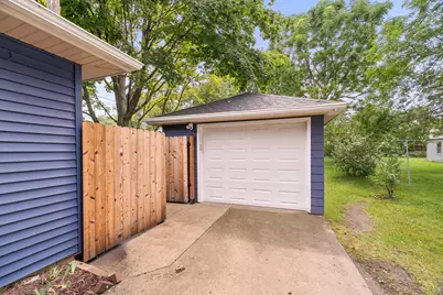 705  Oak St, South Milwaukee, WI 53172 - Photo 41