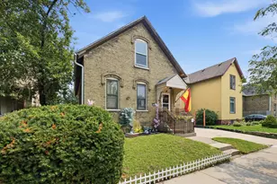 1827 Green St, Racine, WI 53402 - Photo 1