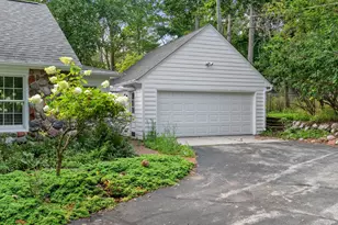 302 Fenway Terrace, Manitowoc, WI 54220 - Photo 35