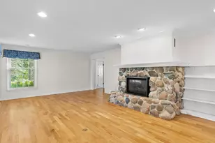 302 Fenway Terrace, Manitowoc, WI 54220 - Photo 3