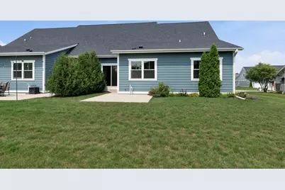 9315  Hollyhock Ln, Racine, WI 53406 - Photo 5