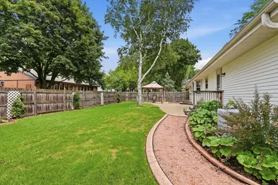 16010 W Cynthia Dr, New Berlin, WI 53151 - Photo 33