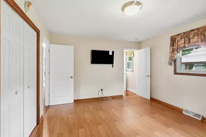 16010 W Cynthia Dr, New Berlin, WI 53151 - Photo 15
