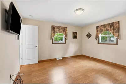 16010 W Cynthia Dr, New Berlin, WI 53151 - Photo 13