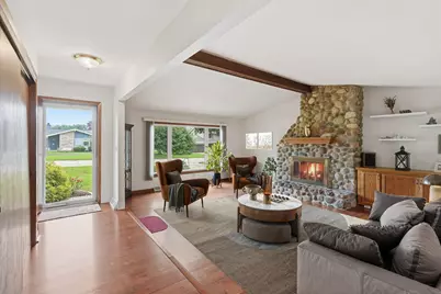 16010 W Cynthia Dr, New Berlin, WI 53151 - Photo 7