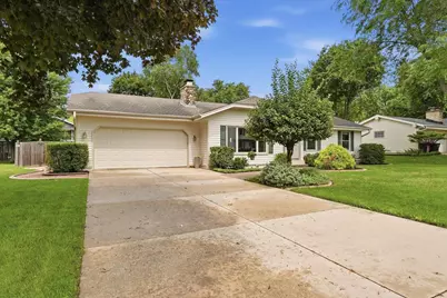 16010 W Cynthia Dr, New Berlin, WI 53151 - Photo 3