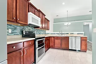 2043 27th Ave, Kenosha, WI 53140 - Photo 3