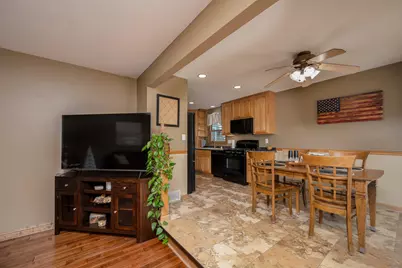 8560 S Sharon Dr, Oak Creek, WI 53154 - Photo 9