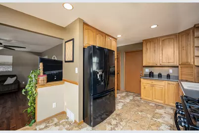 8560 S Sharon Dr, Oak Creek, WI 53154 - Photo 13