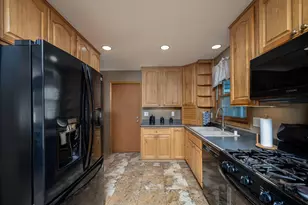 8560 S Sharon Dr, Oak Creek, WI 53154 - Photo 11