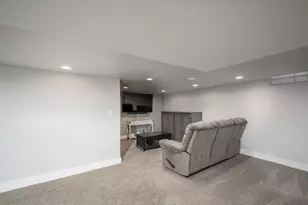 8560 S Sharon Dr, Oak Creek, WI 53154 - Photo 23
