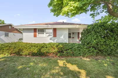 5462 N 103rd St, Milwaukee, WI 53225 - Photo 3