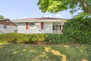 5462 N 103rd St, Milwaukee, WI 53225 - Photo 3