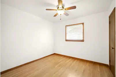 5462 N 103rd St, Milwaukee, WI 53225 - Photo 15