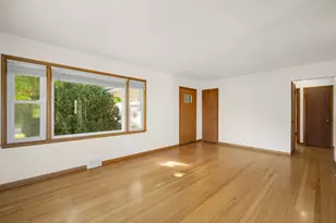 5462 N 103rd St, Milwaukee, WI 53225 - Photo 5