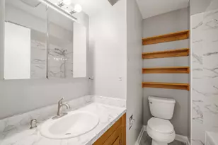 4921 N 104th St, Milwaukee, WI 53225 - Photo 9