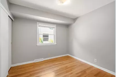 4921 N 104th St, Milwaukee, WI 53225 - Photo 11