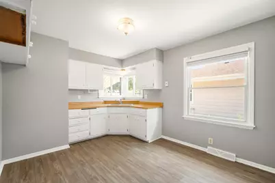 4921 N 104th St, Milwaukee, WI 53225 - Photo 5