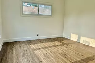 5037 N 74th St, Milwaukee, WI 53218 - Photo 7
