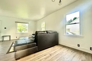 5037 N 74th St, Milwaukee, WI 53218 - Photo 11