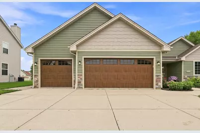 4094 W Whispering Ridge Pass, Franklin, WI 53132 - Photo 5