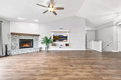 4094 W Whispering Ridge Pass, Franklin, WI 53132 - Photo 9