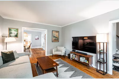 1931 N Bartlett Ave, Milwaukee, WI 53202 - Photo 3
