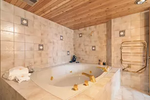 1707 N Prospect Ave, Milwaukee, WI 53202 - Photo 21