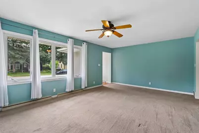 136 S Maple St, Oconomowoc, WI 53066 - Photo 5