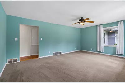 136 S Maple St, Oconomowoc, WI 53066 - Photo 3