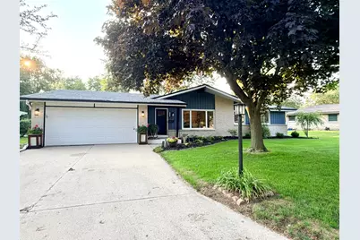 5938  Sugarbush Ln, Greendale, WI 53129 - Photo 3