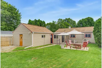 6512 W Euclid Ave, Milwaukee, WI 53219 - Photo 31
