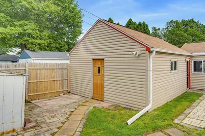 6512 W Euclid Ave, Milwaukee, WI 53219 - Photo 29