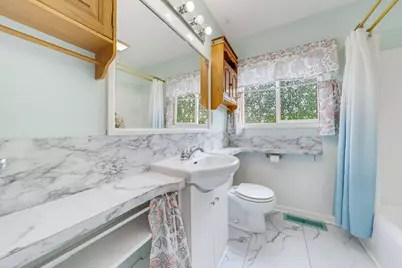 6512 W Euclid Ave, Milwaukee, WI 53219 - Photo 21