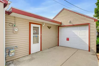 6512 W Euclid Ave, Milwaukee, WI 53219 - Photo 25
