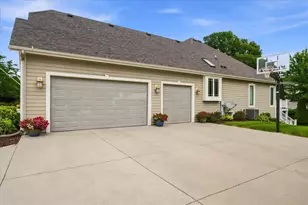 W144N9912 Sun Valley Trail, Germantown, WI 53022 - Photo 43
