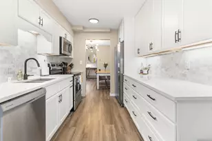 3942 N Oakland Ave, Shorewood, WI 53211 - Photo 17