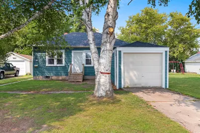 626 S 20th St, Manitowoc, WI 54220 - Photo 1