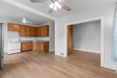 626 S 20th St, Manitowoc, WI 54220 - Photo 5