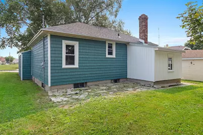 626 S 20th St, Manitowoc, WI 54220 - Photo 25