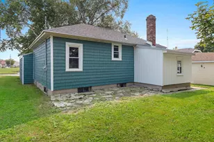626 S 20th St, Manitowoc, WI 54220 - Photo 25