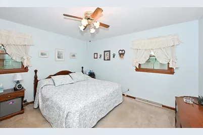 3220 S 82nd Ct, Milwaukee, WI 53219 - Photo 13