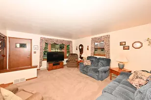 3220 S 82nd Ct, Milwaukee, WI 53219 - Photo 5