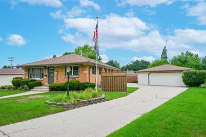3220 S 82nd Ct, Milwaukee, WI 53219 - Photo 3