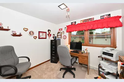 3220 S 82nd Ct, Milwaukee, WI 53219 - Photo 17