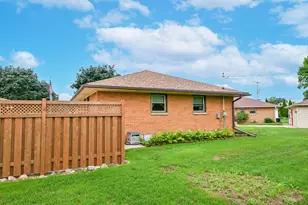 3220 S 82nd Ct, Milwaukee, WI 53219 - Photo 27