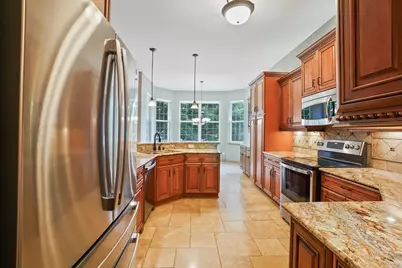122  Howell Ave, Waukesha, WI 53188 - Photo 9