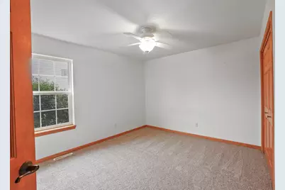 122  Howell Ave, Waukesha, WI 53188 - Photo 17