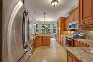 122 Howell Ave, Waukesha, WI 53188 - Photo 9