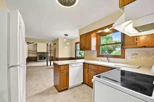 15100 W Glendale Dr, New Berlin, WI 53151 - Photo 9